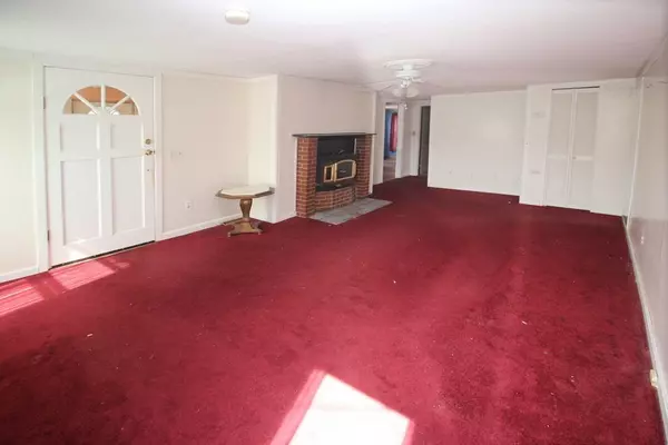 Wareham, MA 02558,35 Locust St