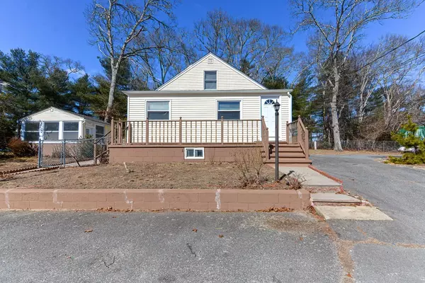 18 Cleveland Way, Wareham, MA 02532