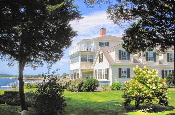 5 Shipyard Ln, Mattapoisett, MA 02739