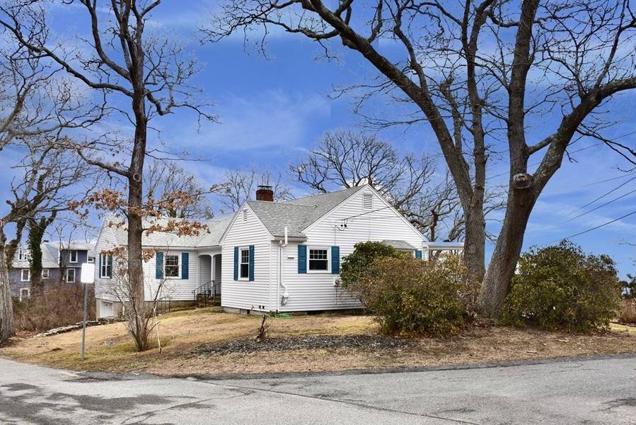 460 Williston Rd, Bourne, MA 02562