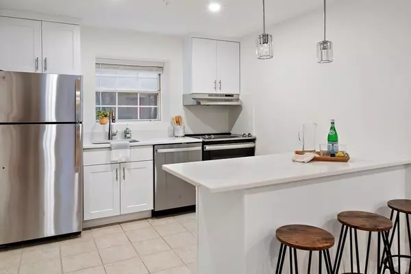 Cambridge, MA 02138,104 Trowbridge St #1