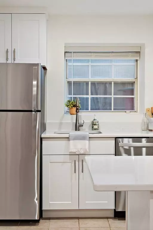 Cambridge, MA 02138,104 Trowbridge St #1