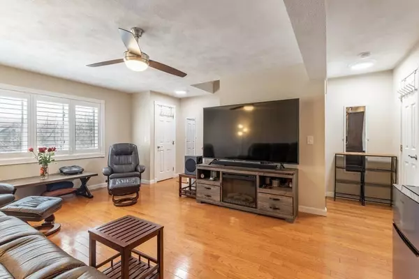 Saugus, MA 01906,59 Denver St #4
