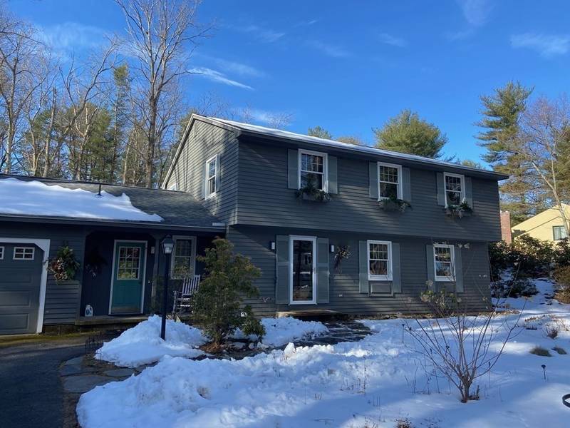 55 Aubinwood Road, Amherst, MA 01002