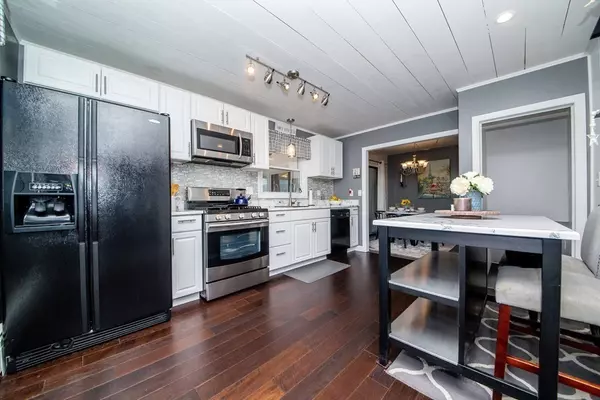 Acushnet, MA 02743,10 Lisa Ave