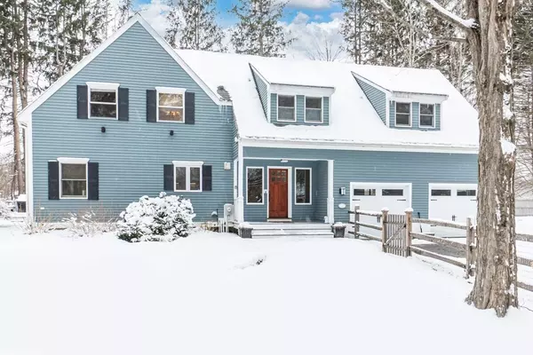 10 Grapevine Rd, Wenham, MA 01984