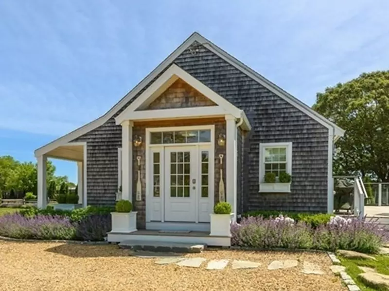 4 Elisha Lane, Oak Bluffs, MA 02557