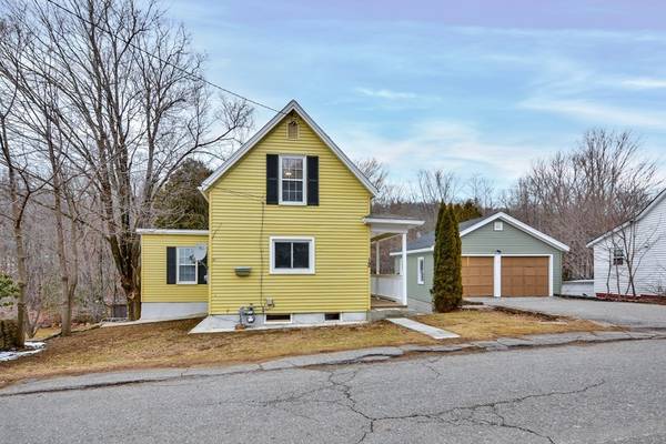 North Brookfield, MA 01535,12 Warren