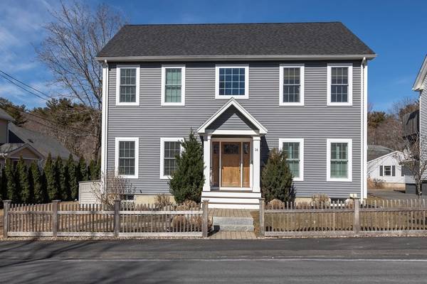 14 Forest St, Manchester, MA 01944