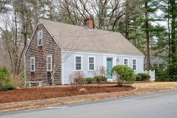 54 Whitcomb Ave, Hingham, MA 02043