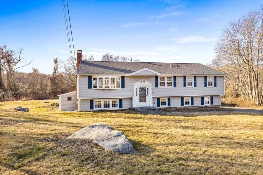 26 Elaine Ct, Scituate, MA 02066