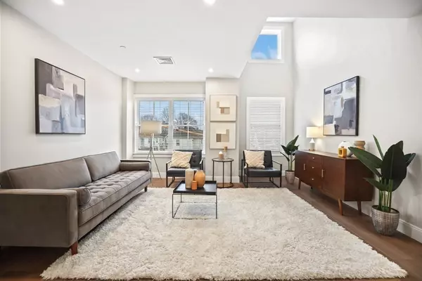 425 Lagrange Street #107, Boston, MA 02132