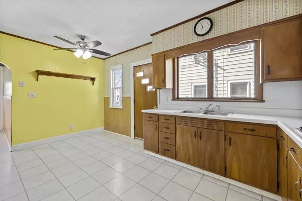 Malden, MA 02148,43-45 Medford St
