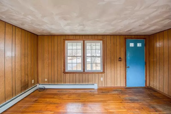 Raynham, MA 02767,77 Elm Street East