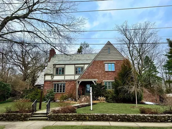 Newton, MA 02460,17 Leonard Avenue