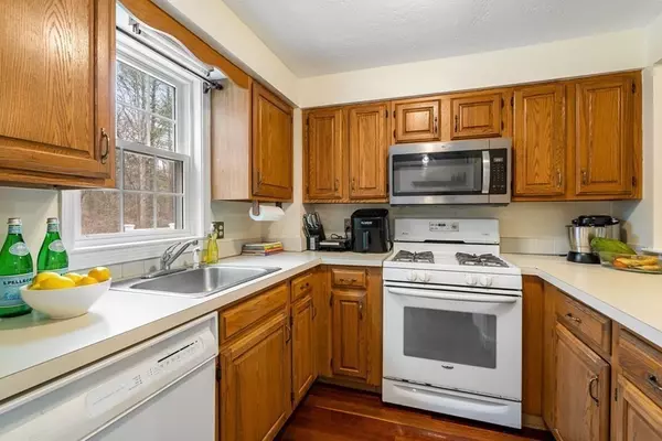 Pembroke, MA 02359,523 Washington St #C6