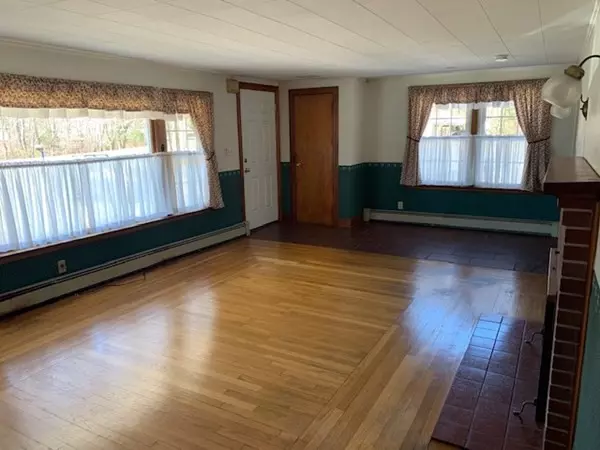 Raynham, MA 02767,182 Warren St West