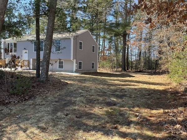 Carver, MA 02330,26 Great Meadow Dr