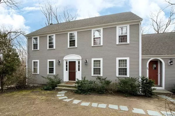 44 Lantern Ln, Cohasset, MA 02025