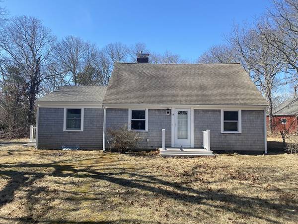 15 Geneva Rd, Yarmouth, MA 02664