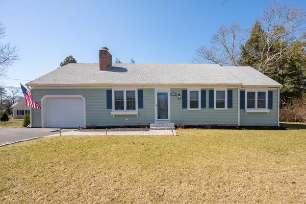 19 Huckins Neck Rd, Barnstable, MA 02632