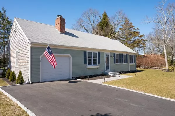 Barnstable, MA 02632,19 Huckins Neck Rd