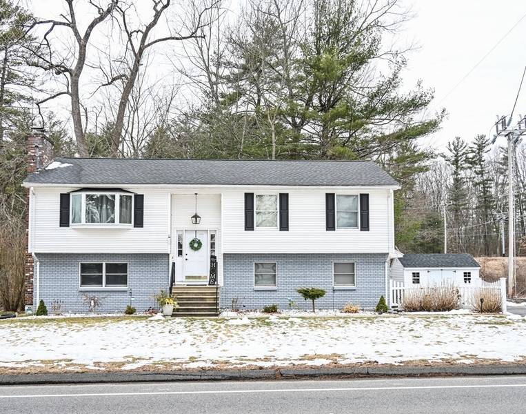 74 Kibbe Rd, East Longmeadow, MA 01028