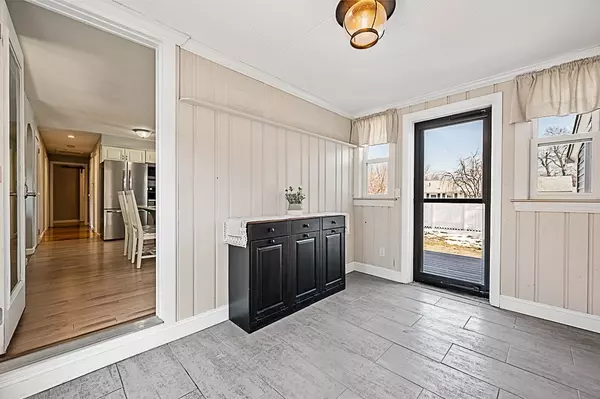 West Boylston, MA 01583,20 Helen Dr