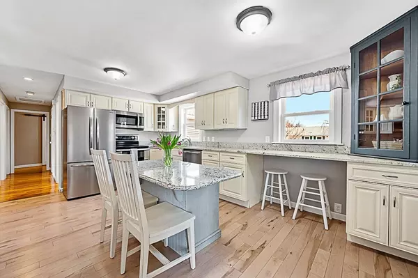 West Boylston, MA 01583,20 Helen Dr