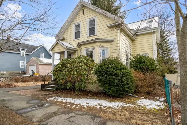 327 E Foster St, Melrose, MA 02176