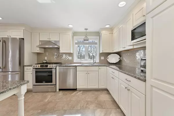 Woburn, MA 01801,5 Dawes Circle