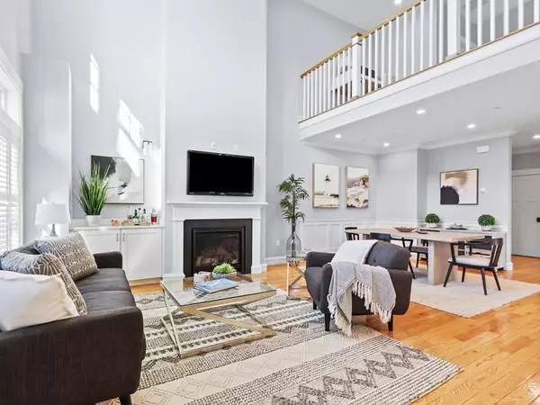 Sherborn, MA 01770,4 Abbey Road #4