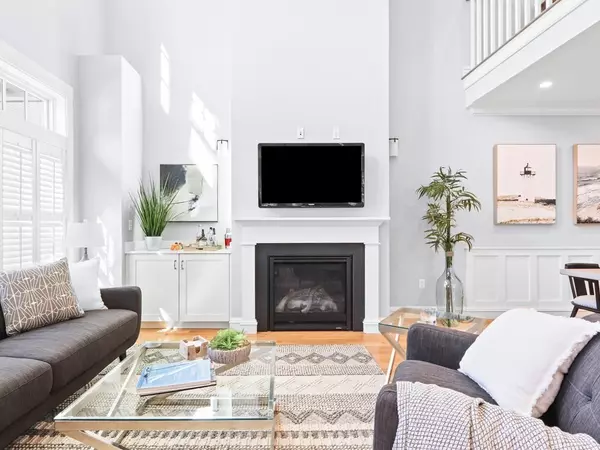 Sherborn, MA 01770,4 Abbey Road #4