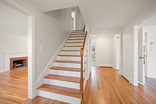 Lexington, MA 02420,8 Juniper Pl