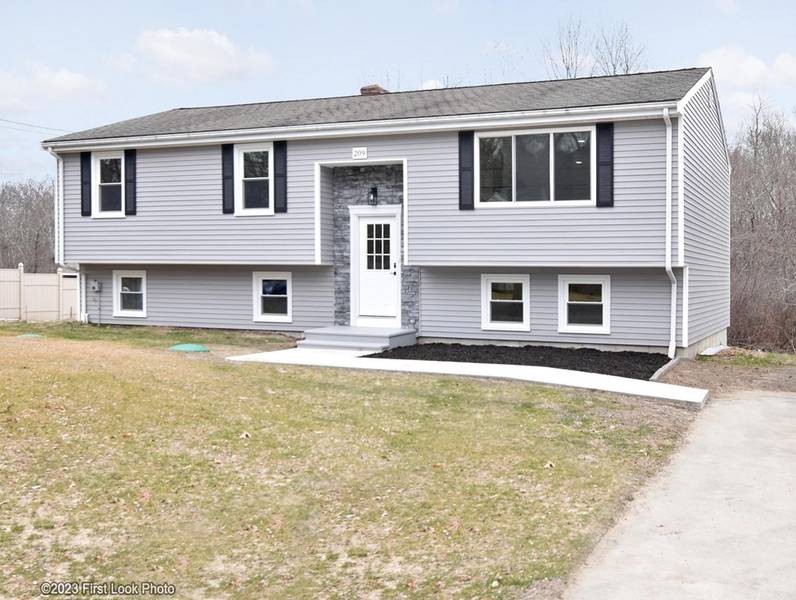 209 Moulton St, Rehoboth, MA 02769