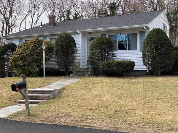 19 E Vanston Rd, Stoughton, MA 02072