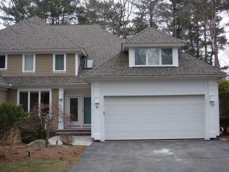 7 Jones Ct, Ipswich, MA 01938