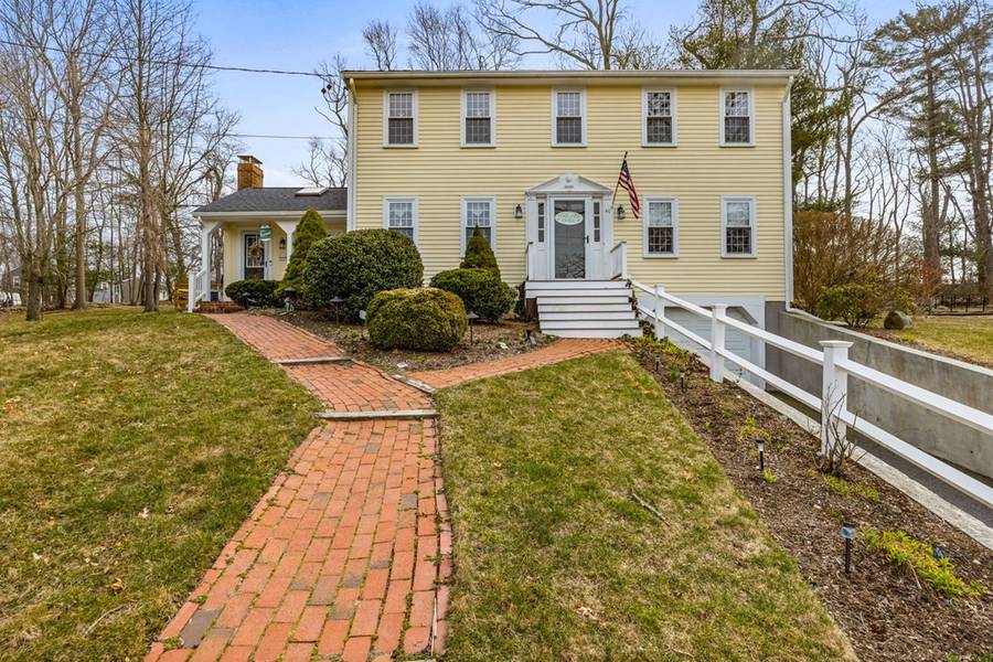 49 Acorn St, Scituate, MA 02066