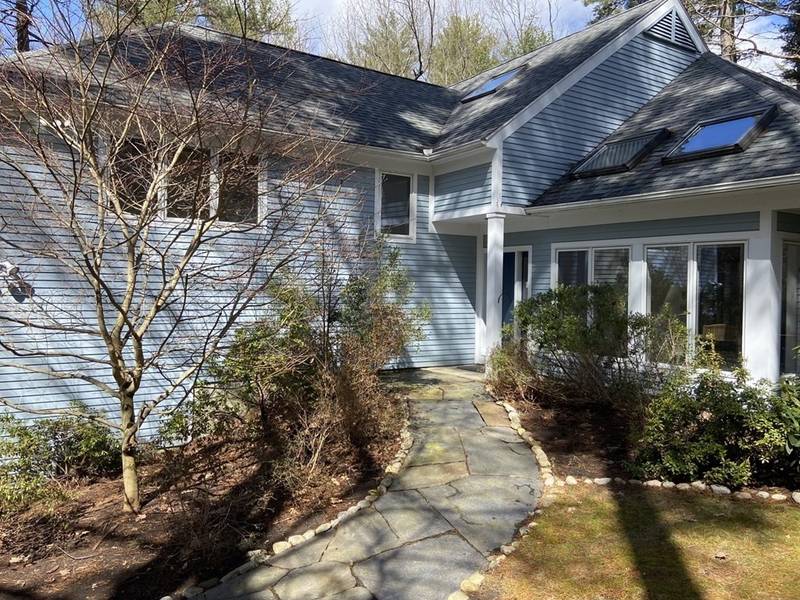 83 Larkspur Drive, Amherst, MA 01002