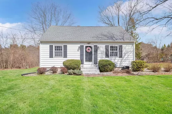 11 Wellfleet Dr, Wilbraham, MA 01095