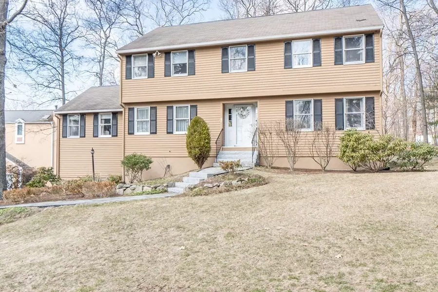 10 Treetops Lane, Danvers, MA 01923