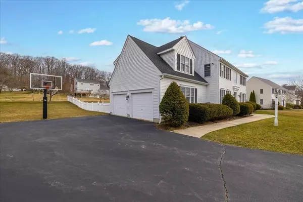 Shrewsbury, MA 01545,24 Stonybrook Ln