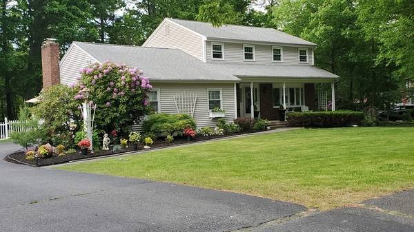 35 Rawson Hill Road, Shrewsbury, MA 01545