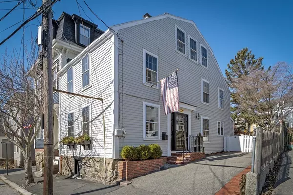 Marblehead, MA 01945,104 Front Street