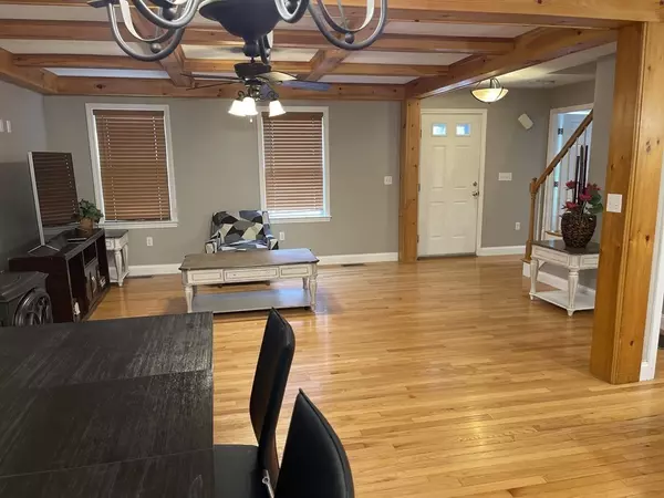 Grafton, MA 01536,4 Falmouth Dr