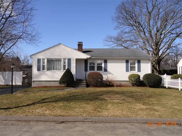 28 Acushnet Ave, Worcester, MA 01606