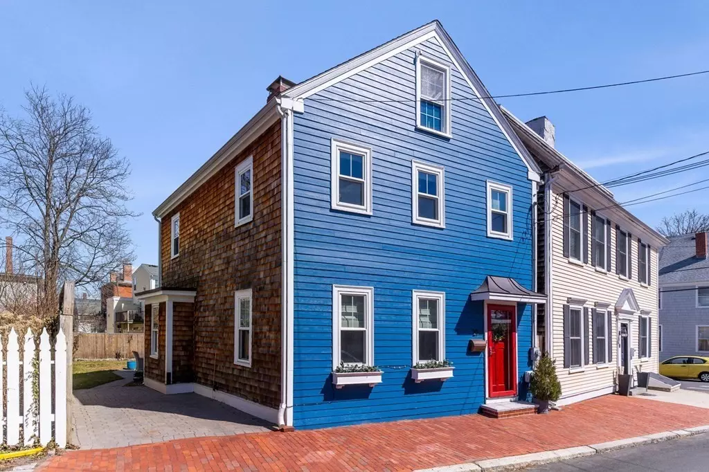 Newburyport, MA 01950,27 Milk St