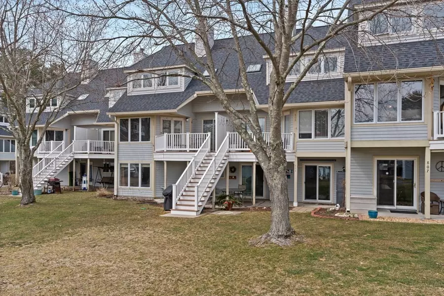 804 Beacon Park #804, Webster, MA 01570