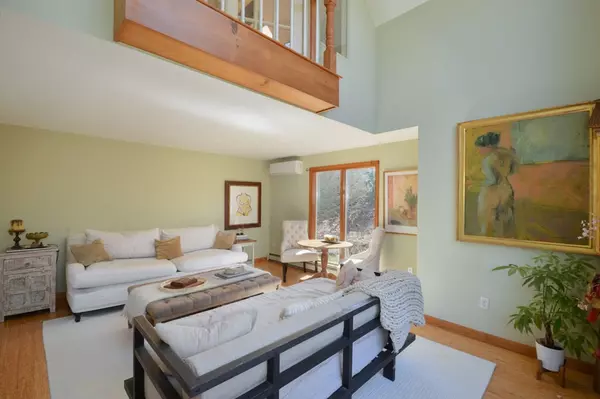 Sandwich, MA 02537,11 Village Dr