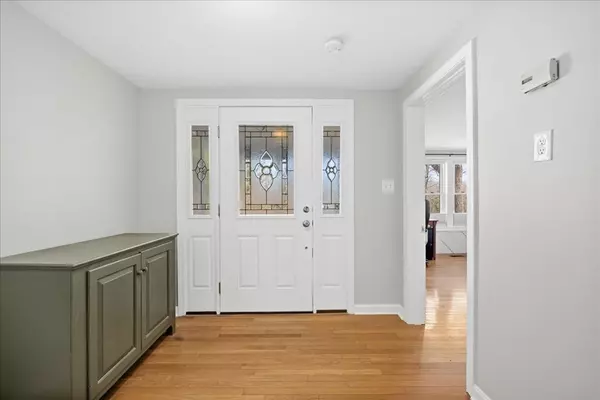 Sutton, MA 01590,11 Merrill Road